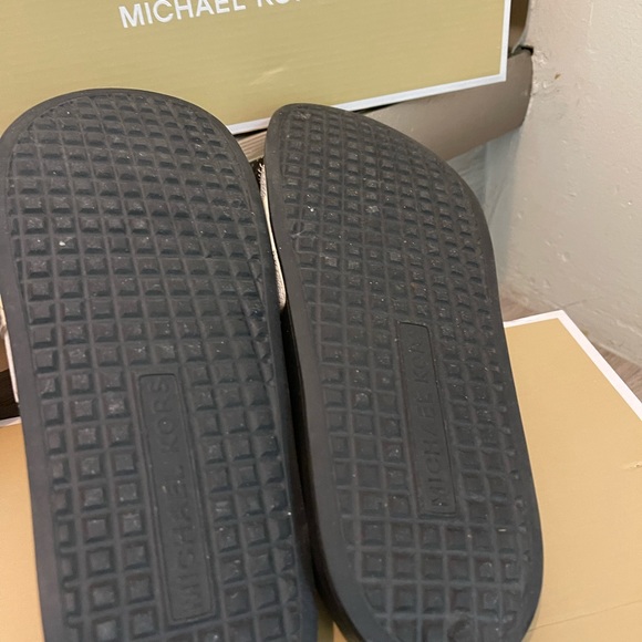 Michael Kors Slides - Picture 2 of 3